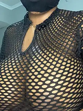 Snapshot of blackshortzbarbie chatting on 03.17.25 blackshortzbarbie online show from 03.17.25