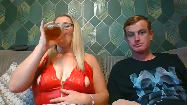 SweetXCandyX online show from 11.28.25