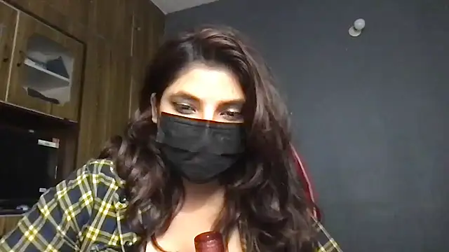callmeshreya online show from 04.23.26