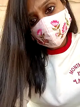 Snapshot of The_brutegodddess chatting on 02.14.25 The brutegodddess online show from 02.14.25