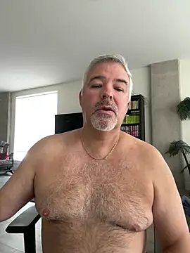 Snapshot of aarosteev2 chatting on 03.10.25 aarosteev2 online show from 03.10.25