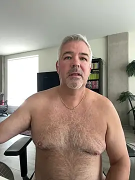 Snapshot of aarosteev2 chatting on 03.13.25 aarosteev2 online show from 03.13.25