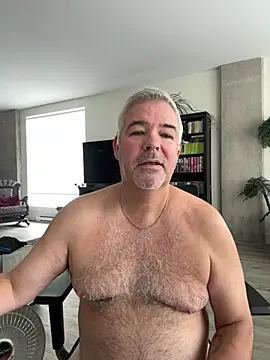 Snapshot of aarosteev2 chatting on 03.17.25 aarosteev2 online show from 03.17.25