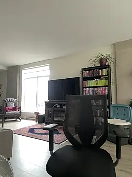 Snapshot of aarosteev2 chatting on 03.21.25 aarosteev2 online show from 03.21.25