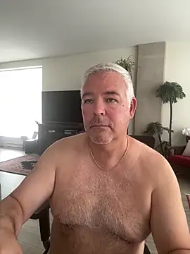 Snapshot of aarosteev2 chatting on 09.18.25 aarosteev2 online show from 09.18.25