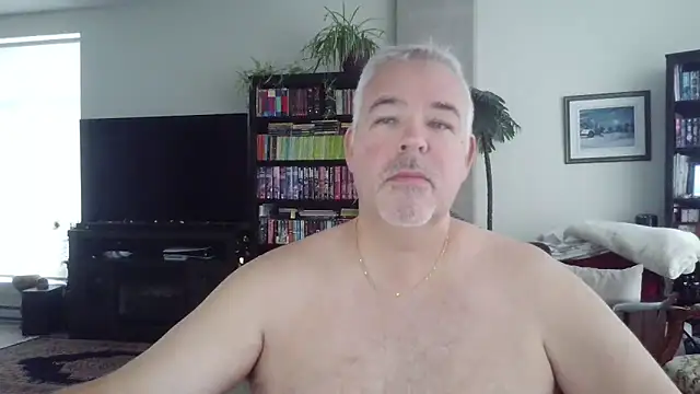 Snapshot of aarosteev2 chatting on 10.31.25 aarosteev2 online show from 10.31.25