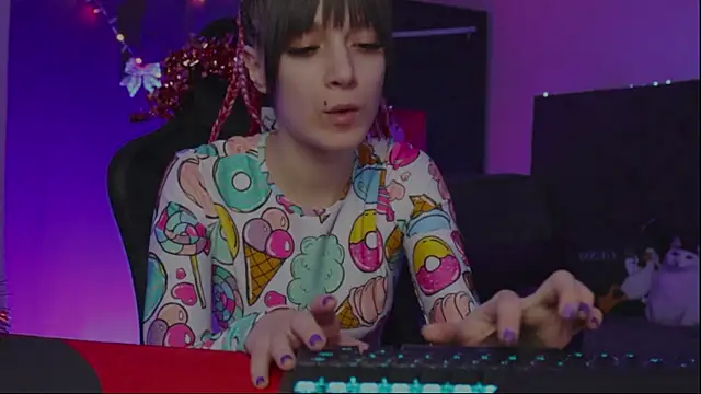 Snapshot of Kathleen_Meow chatting on 01.01.25 Kathleen Meow online show from 01.01.25