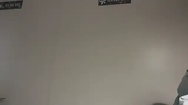 Snapshot of anomalies_ig chatting on 10.28.25 anomalies ig online show from 10.28.25