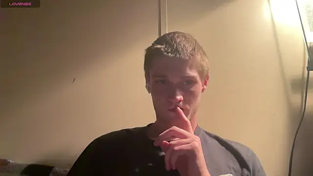 Snapshot of anomalies_ig chatting on 04.03.26 anomalies ig online show from 04.03.26