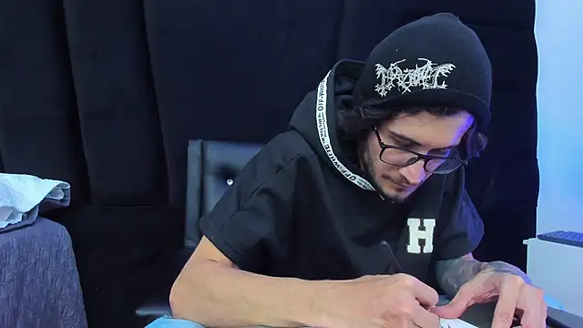 Loggan donnelly online show from 01.11.25