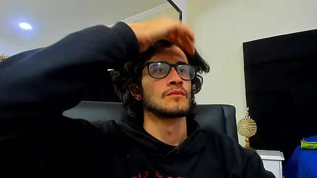 Loggan donnelly online show from 02.05.25