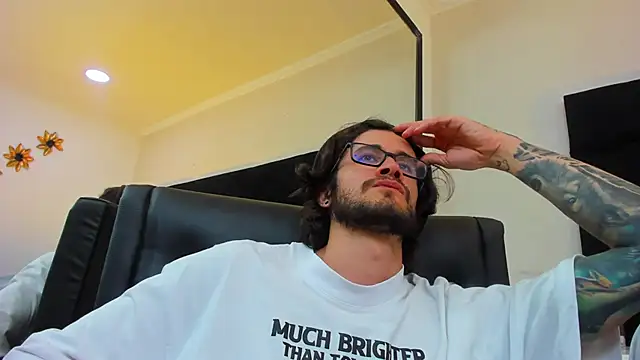 Loggan donnelly online show from 03.04.25