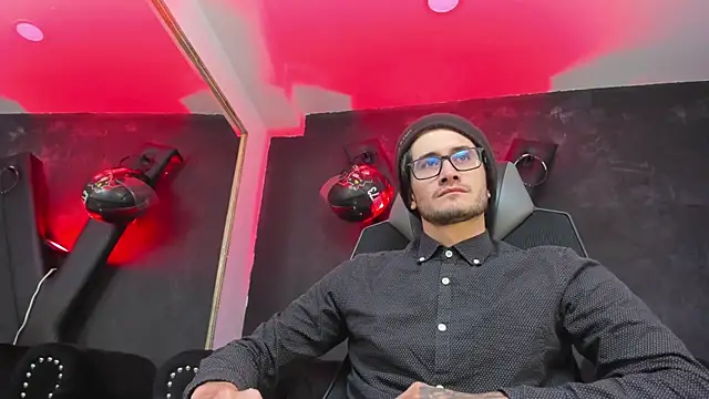 Loggan donnelly online show from 09.11.25