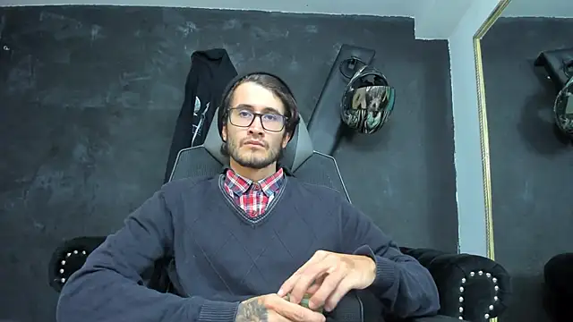 Loggan donnelly online show from 09.30.25