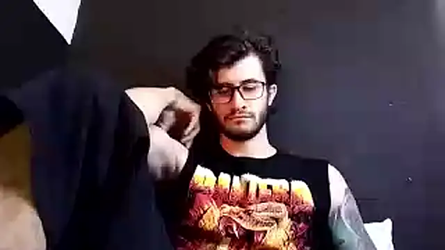 Loggan donnelly online show from 10.28.25