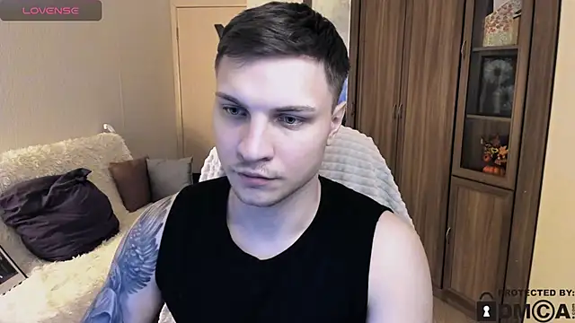 Snapshot of handsome_guy01 chatting on 10.27.25 handsome guy01 online show from 10.27.25