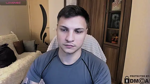 Snapshot of handsome_guy01 chatting on 10.28.25 handsome guy01 online show from 10.28.25