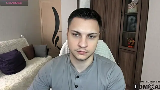 Snapshot of handsome_guy01 chatting on 10.31.25 handsome guy01 online show from 10.31.25