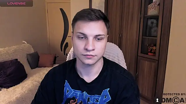 Snapshot of handsome_guy01 chatting on 11.05.25 handsome guy01 online show from 11.05.25