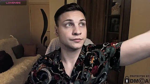 Snapshot of handsome_guy01 chatting on 11.06.25 handsome guy01 online show from 11.06.25