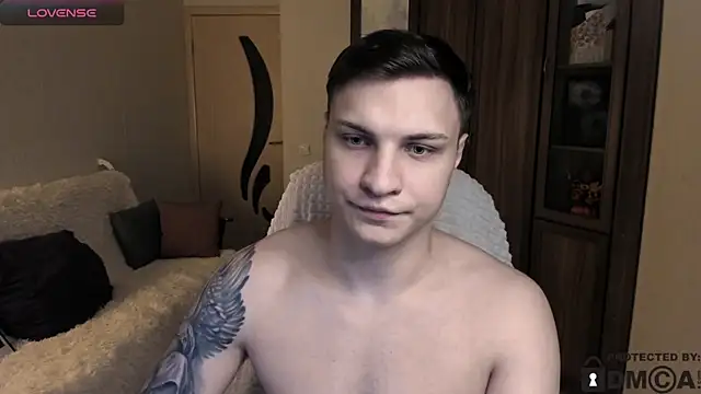 Snapshot of handsome_guy01 chatting on 11.08.25 handsome guy01 online show from 11.08.25