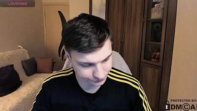 Snapshot of handsome_guy01 chatting on 11.10.25 handsome guy01 online show from 11.10.25