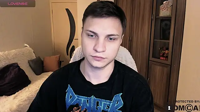 Snapshot of handsome_guy01 chatting on 11.11.25 handsome guy01 online show from 11.11.25