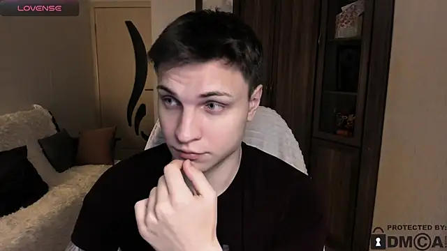 Snapshot of handsome_guy01 chatting on 11.13.25 handsome guy01 online show from 11.13.25