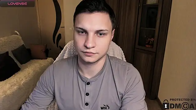 Snapshot of handsome_guy01 chatting on 11.16.25 handsome guy01 online show from 11.16.25