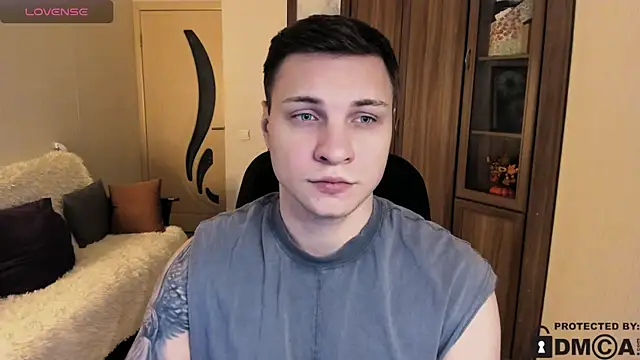 Snapshot of handsome_guy01 chatting on 11.22.25 handsome guy01 online show from 11.22.25