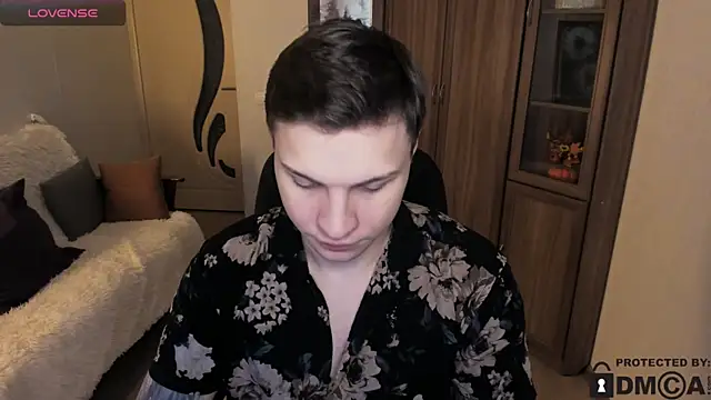 Snapshot of handsome_guy01 chatting on 11.25.25 handsome guy01 online show from 11.25.25