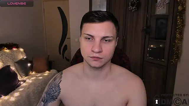 Snapshot of handsome_guy01 chatting on 11.28.25 handsome guy01 online show from 11.28.25