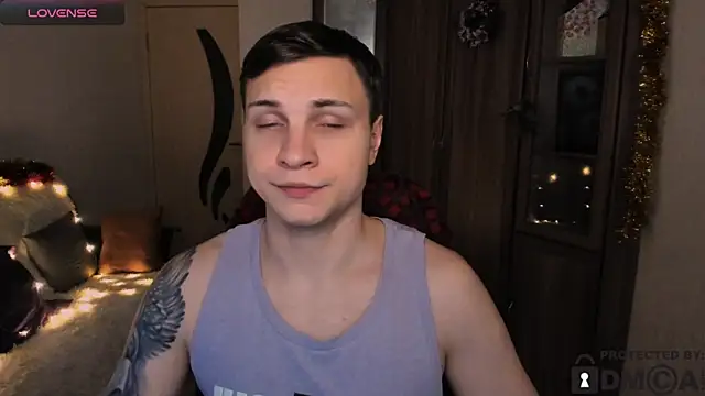 Snapshot of handsome_guy01 chatting on 12.01.25 handsome guy01 online show from 12.01.25