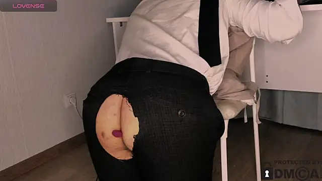 Snapshot of handsome_guy01 chatting on 12.13.25 handsome guy01 online show from 12.13.25