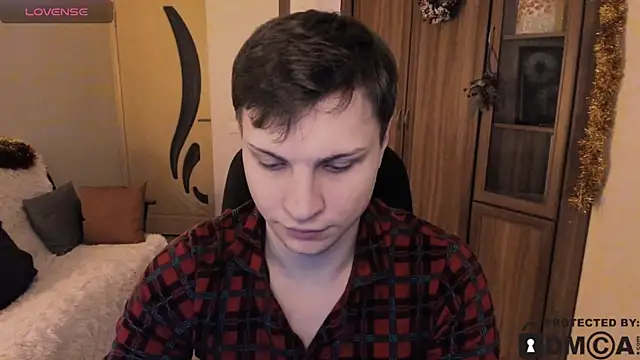 Snapshot of handsome_guy01 chatting on 12.15.25 handsome guy01 online show from 12.15.25