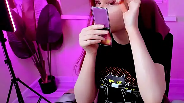 CarolGiggly online show from 11.23.25