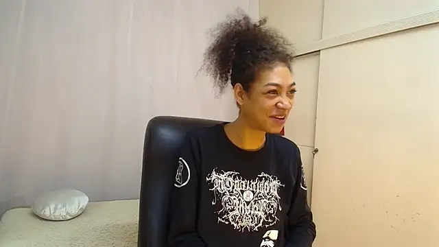 Snapshot of Aurora_ath chatting on 02.04.26 Aurora ath online show from 02.04.26