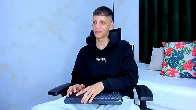 Snapshot of Adam_hard_ chatting on 01.22.25 Adam hard online show from 01.22.25