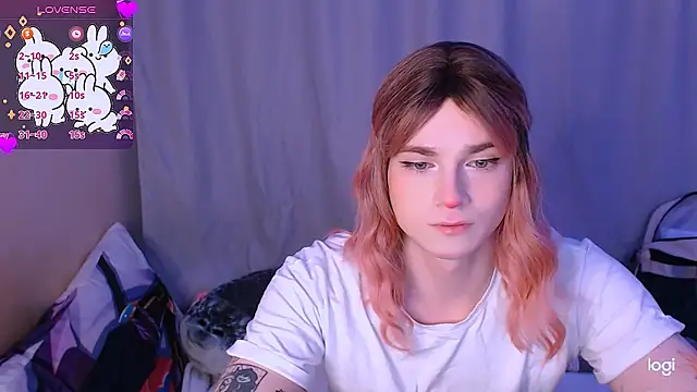 Snapshot of Alice_Hells chatting on 12.19.24 Alice Hells online show from 12.19.24