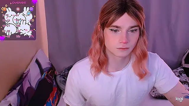 Snapshot of Alice_Hells chatting on 12.20.24 Alice Hells online show from 12.20.24