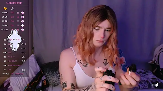 Snapshot of Alice_Hells chatting on 02.10.25 Alice Hells online show from 02.10.25