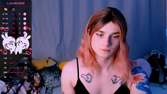 Snapshot of Alice_Hells chatting on 09.25.25 Alice Hells online show from 09.25.25