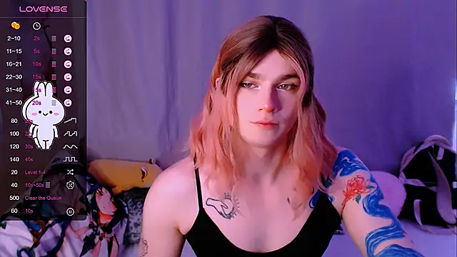 Snapshot of Alice_Hells chatting on 09.26.25 Alice Hells online show from 09.26.25