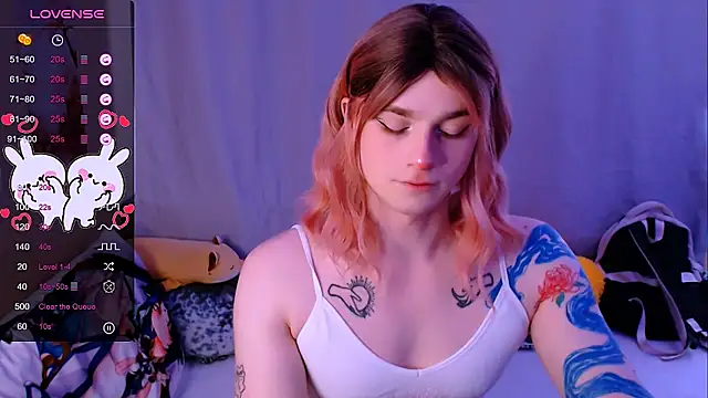 Snapshot of Alice_Hells chatting on 09.29.25 Alice Hells online show from 09.29.25