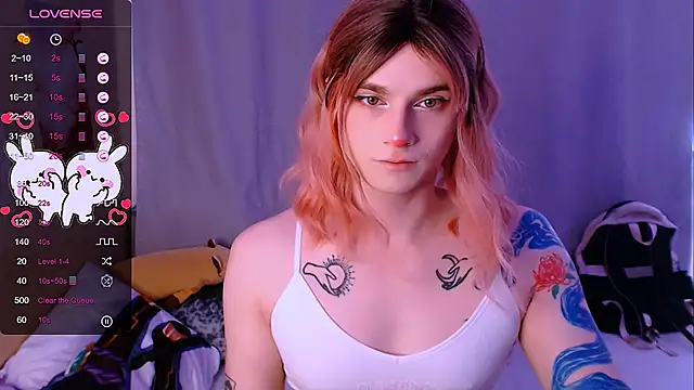 Snapshot of Alice_Hells chatting on 10.23.25 Alice Hells online show from 10.23.25