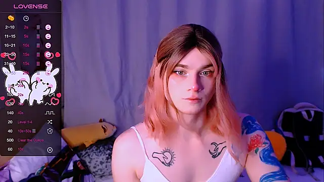 Snapshot of Alice_Hells chatting on 11.01.25 Alice Hells online show from 11.01.25