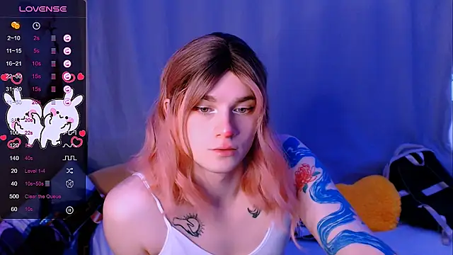 Snapshot of Alice_Hells chatting on 11.16.25 Alice Hells online show from 11.16.25