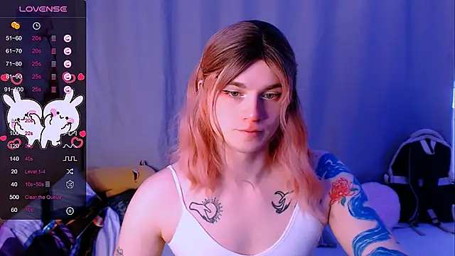 Snapshot of Alice_Hells chatting on 11.20.25 Alice Hells online show from 11.20.25