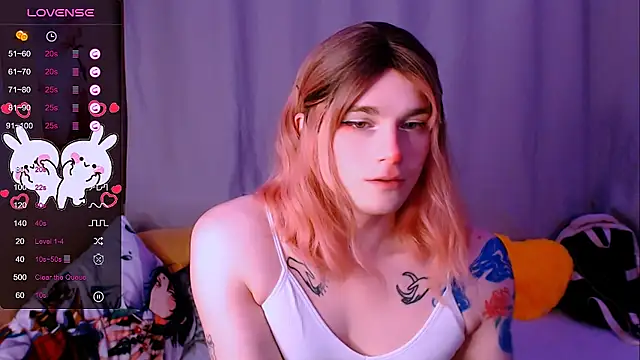 Snapshot of Alice_Hells chatting on 11.27.25 Alice Hells online show from 11.27.25