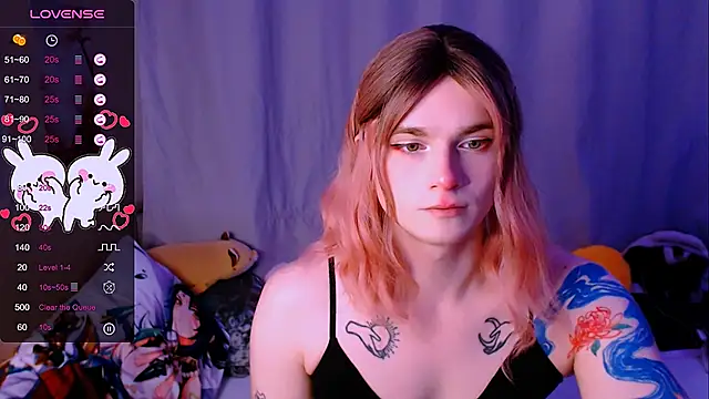 Snapshot of Alice_Hells chatting on 11.28.25 Alice Hells online show from 11.28.25